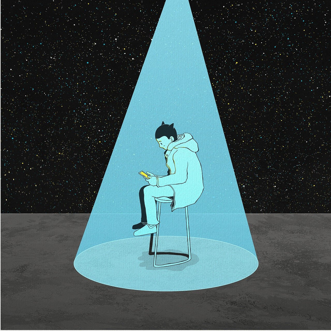 L'immagine mostra una persona seduta su uno sgabello, isolata in un cono di luce blu su uno sfondo scuro stellato mentre guarda uno smartphone, simboleggiando il fenomeno dell'isolamento digitale e dell'alienazione moderna.